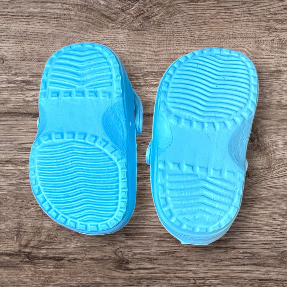 New kitty cat blue croc shoes - Picture 5 of 5